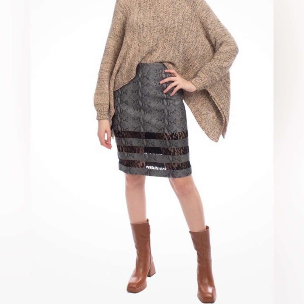 New Italian Leather Elegant Gray and Black Pencil Skirt